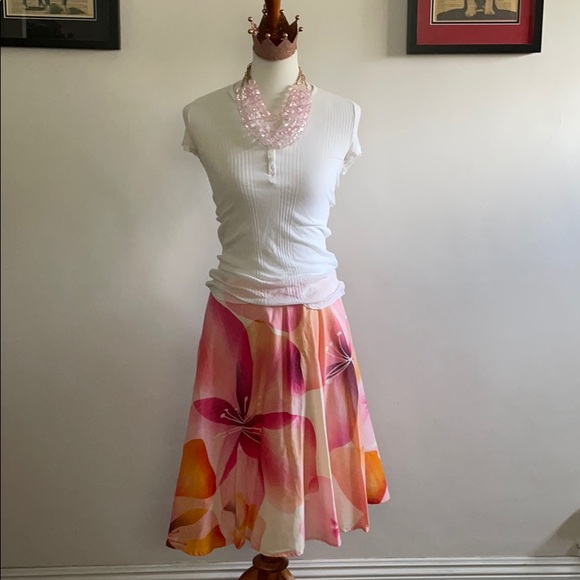 Beautiful fully lined Anthropologie Flower Skirt